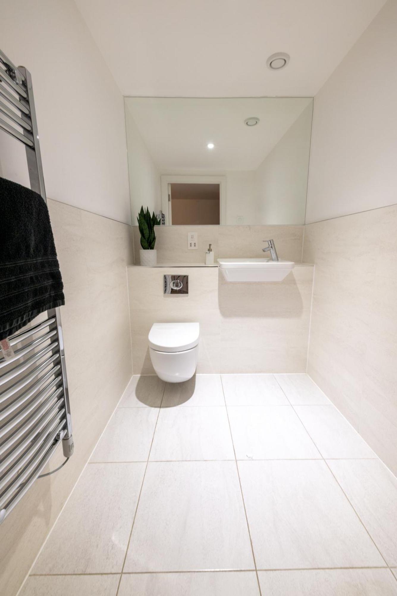 Апартаменты Luxurious & Modern Townhouse In Hammersmith Лондон Экстерьер фото